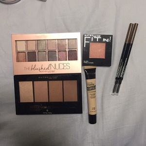 Maybelline makeup bundle - UNUSED, open package